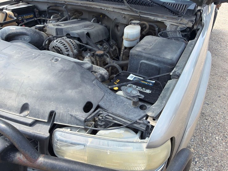 2001-chevrolet-k3500-image-4