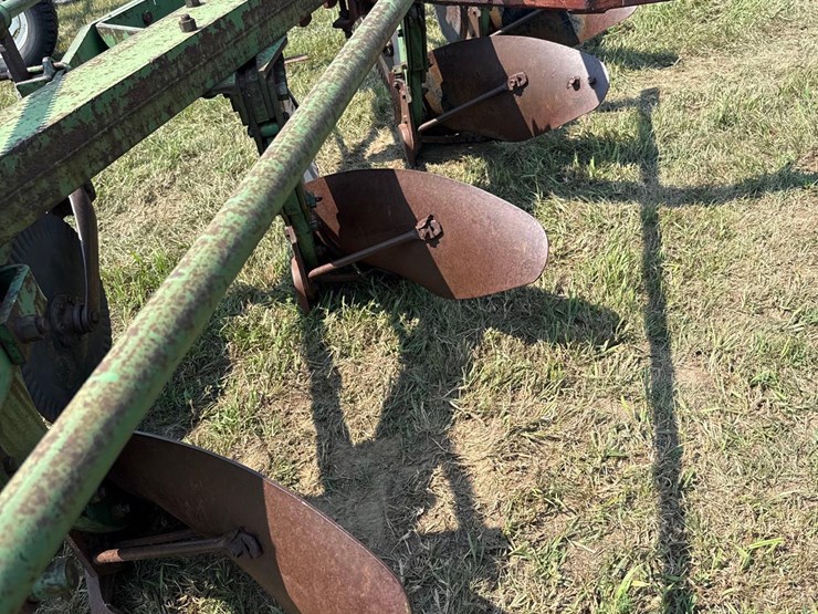 john-deere-4-bottom-plow-image-14