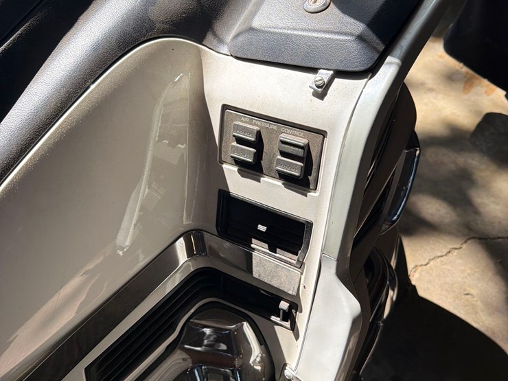 1994-honda-goldwing-motorcycle-image-6