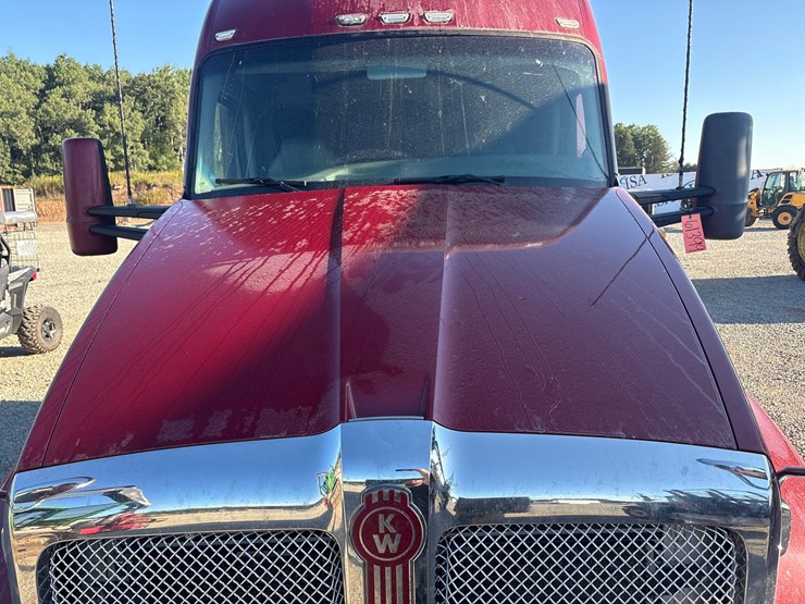 2014-kenworth-t680-image-14