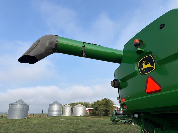 2013-john-deere-s660-image-27