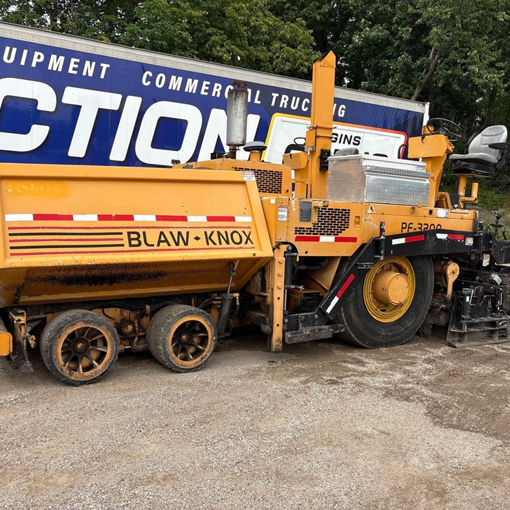 BLAW-KNOX PF3200
