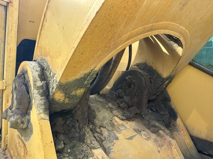 caterpillar-225d-lc-image-33
