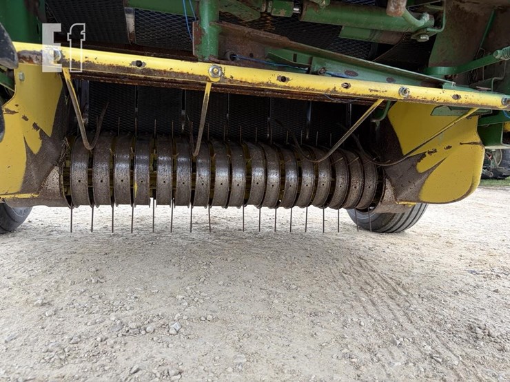 john-deere-335-image-5