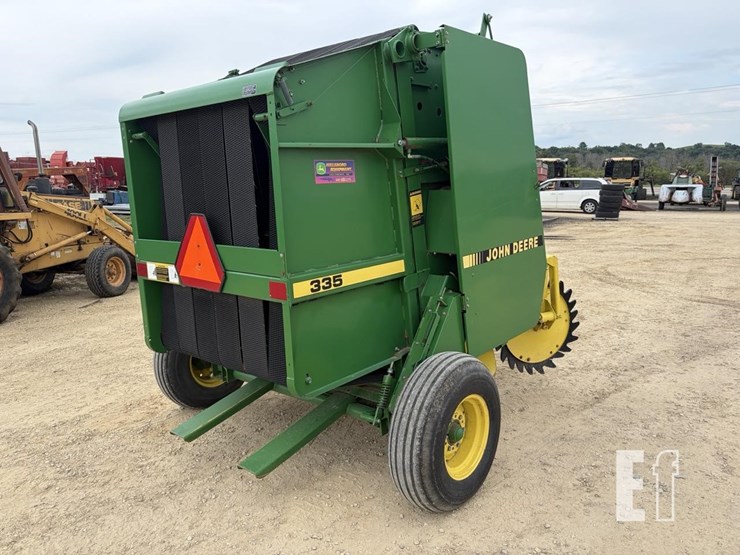 john-deere-335-image-3