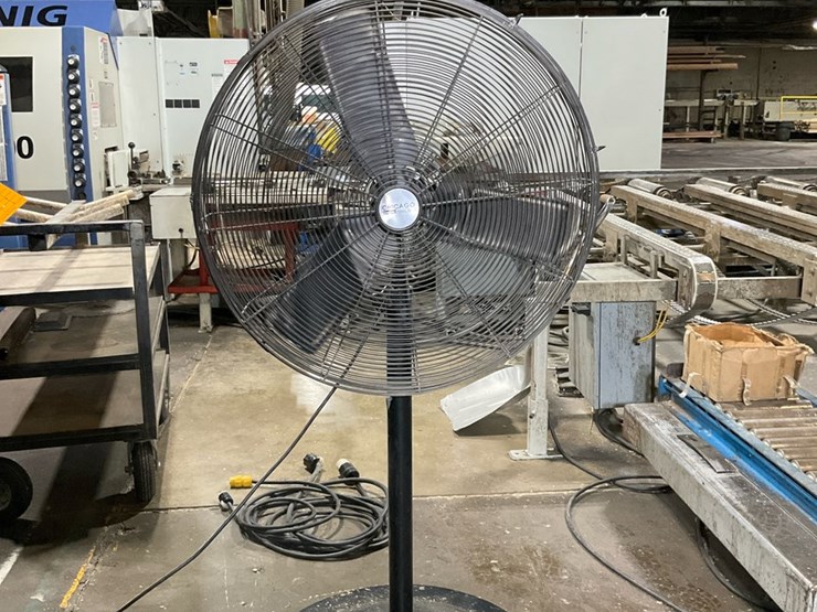 #219-•-chicago-electric-power-tools-hvp-30e-high-velocity-industrial-pedestal-fan-image-2