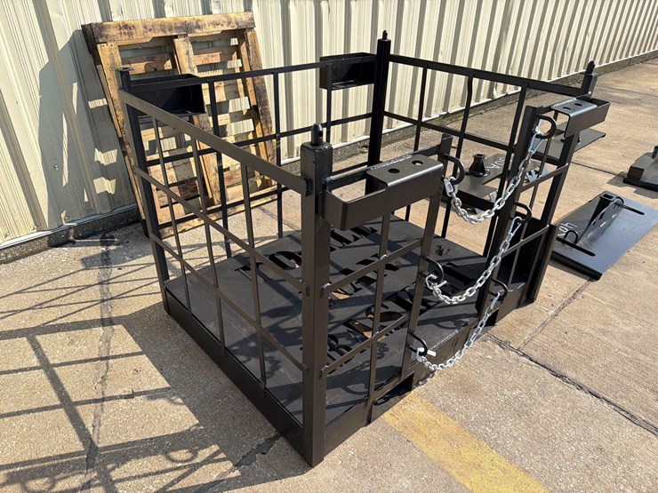 heavy-duty-do-all-44”-x-56”-skidloader/pallet-fork-man-basket-image-3