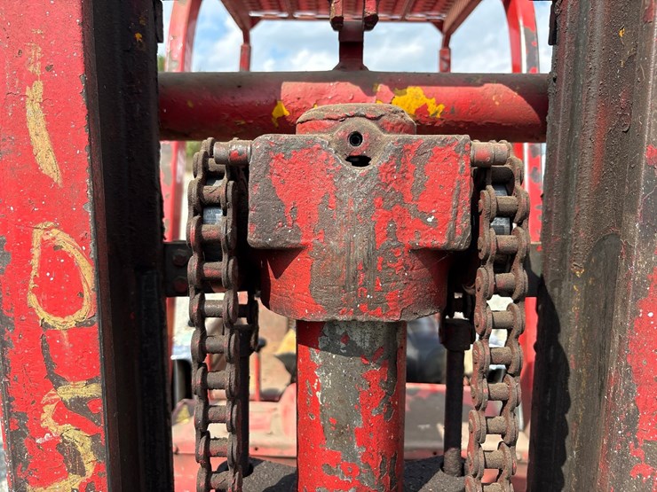 #61426-•-clark-forklift-image-18