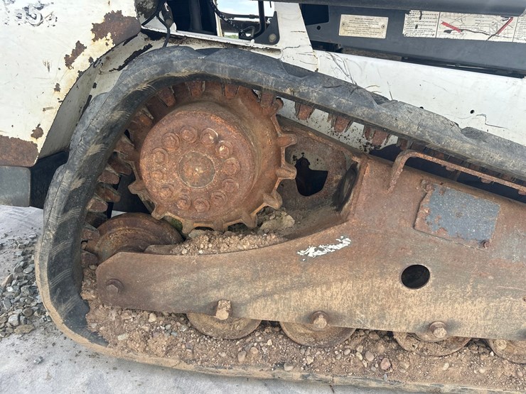 2014-bobcat-t550-image-40