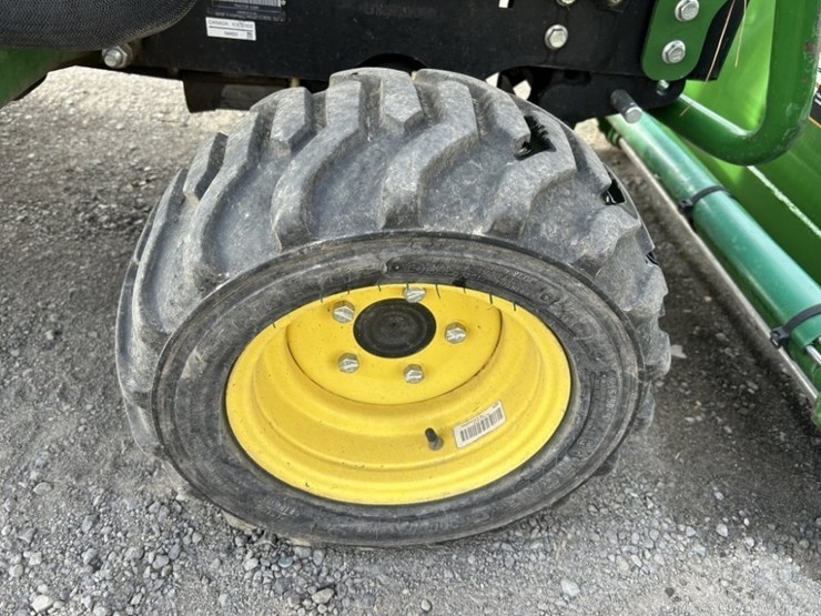 2021-john-deere-1025r-image-15