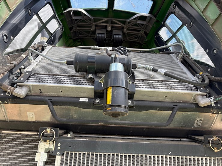 2022-john-deere-640-image-67