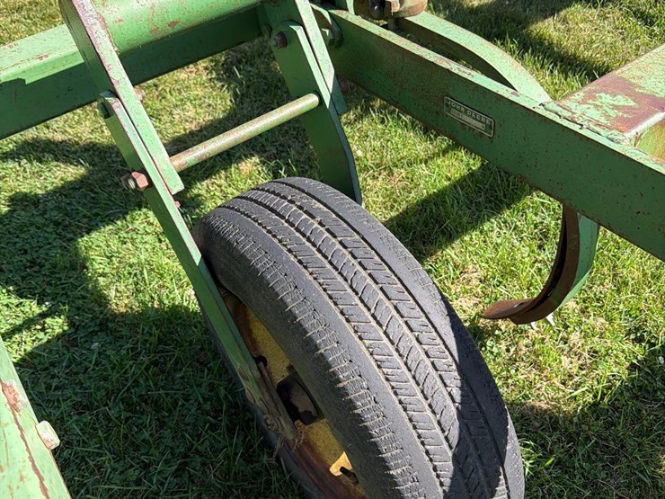 john-deere-100-image-14