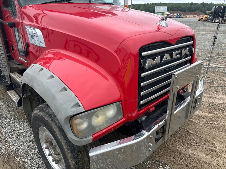 #61413-•-2013-mack-gu713-quad-axle-dump-truck-image-10