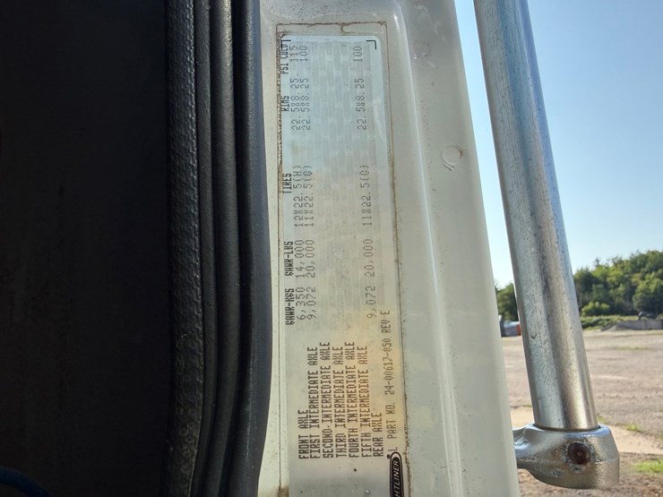 2003-freightliner-fl80-image-123