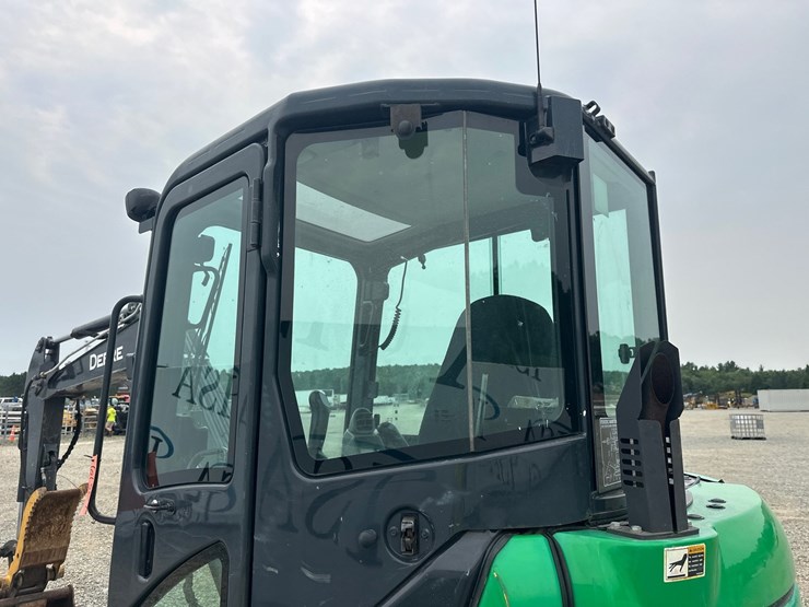 2019-deere-50g-image-36