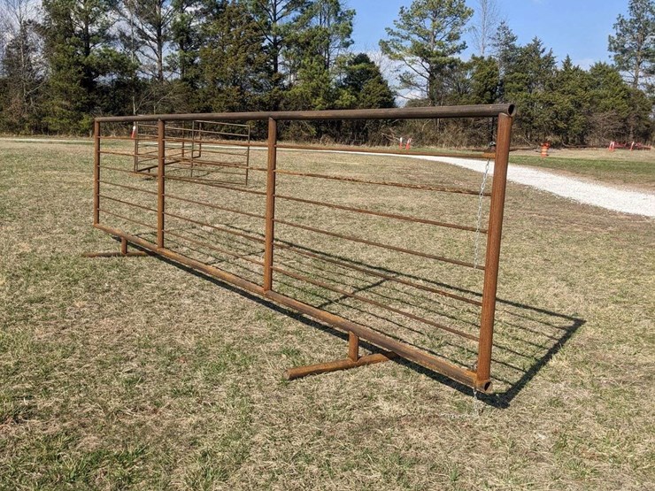 qty-(1)-24'-free-standing-pipe-fence-panel-image-1