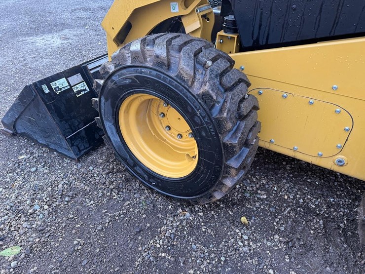 2024-caterpillar-262d3-image-17