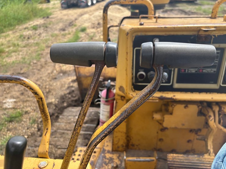 caterpillar-d4h-image-40