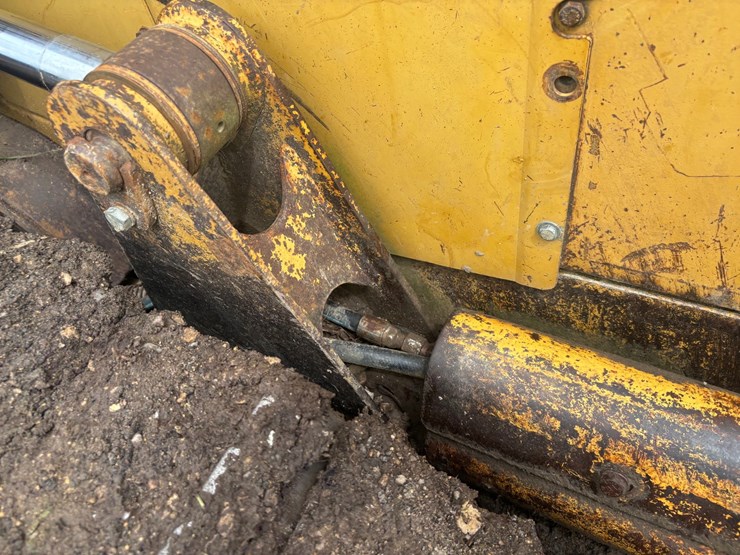 caterpillar-d4h-image-53