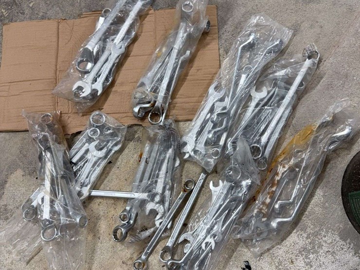 5-gallon-bucket-of-unused-metric-wrenches-image-3