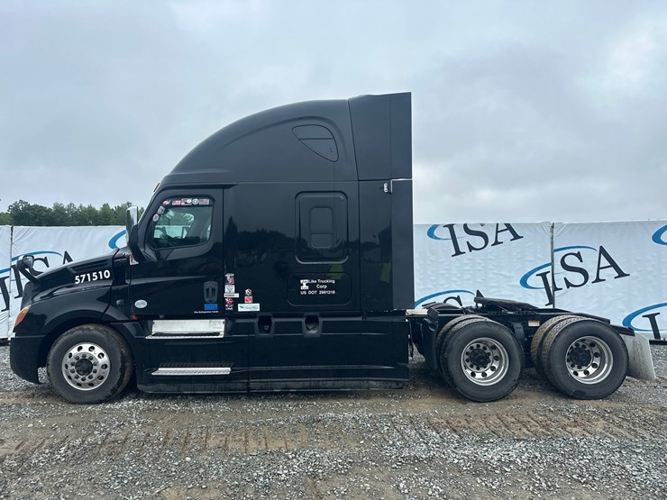 #61416-•-2019-freightliner-cascadia-evolution-iseries-sleeper-cab-truck-tractor-image-2