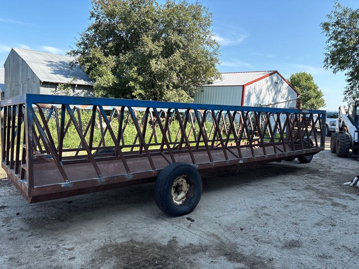 johnson-manufacturing-portable-hay-feeder-image-4