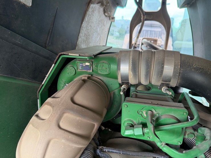 john-deere-8130-image-95