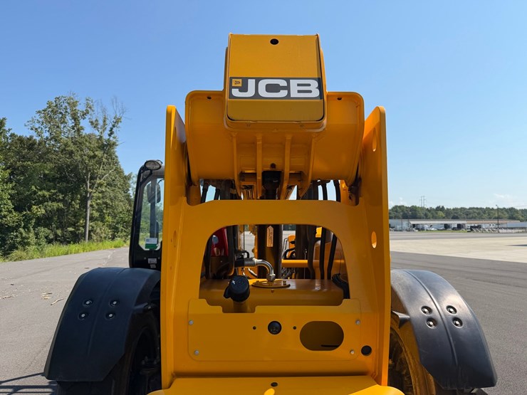 2024-jcb-509-42-image-38