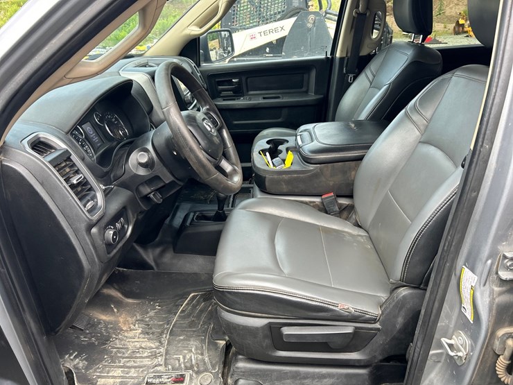 2021-dodge-2500-image-35