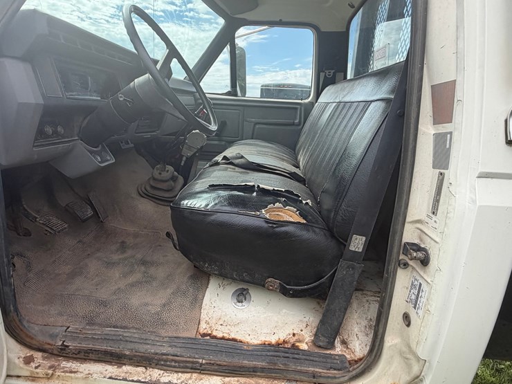 1998-ford-f700-image-32