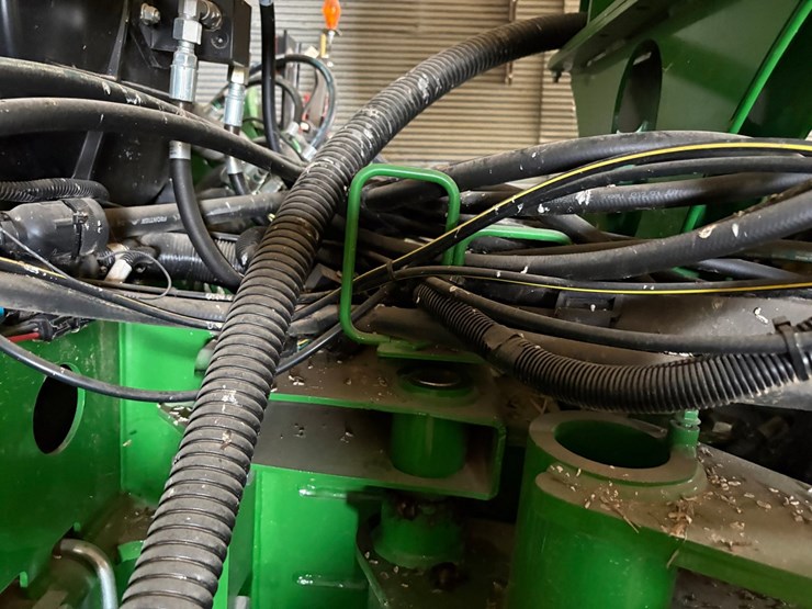 john-deere-1775-image-36