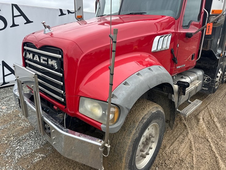 #61413-•-2013-mack-gu713-quad-axle-dump-truck-image-9