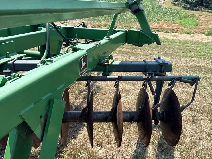 john-deere-230-image-28