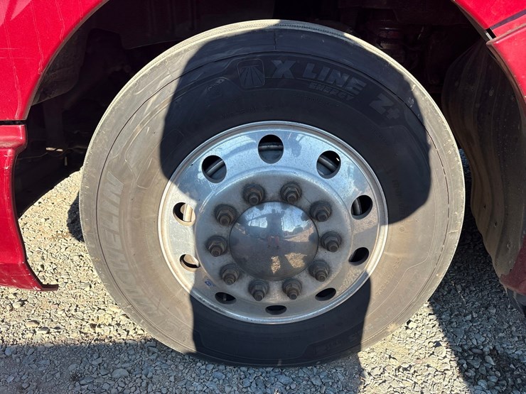 2014-kenworth-t680-image-100