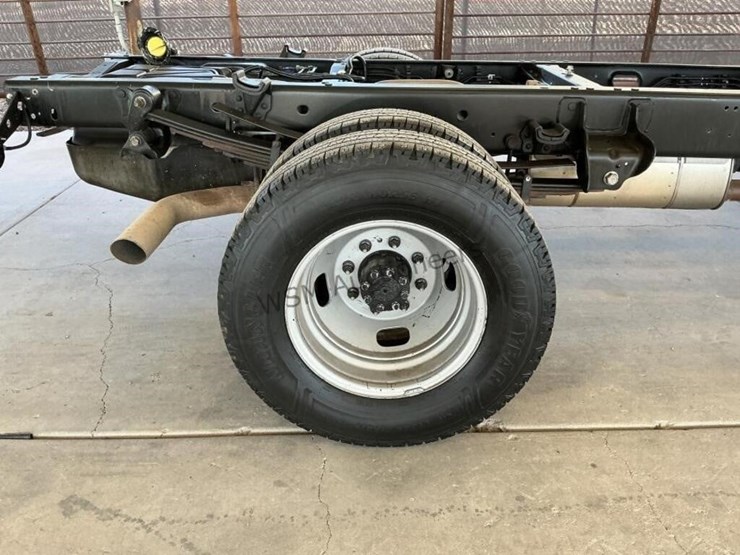 2017-ford-f350-image-8