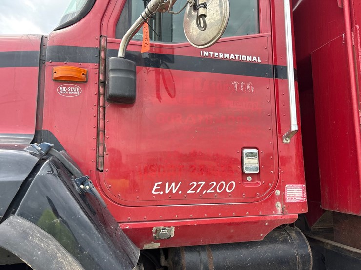#61388-•-2004-international-5600i-quad-axle-dump-truck-image-13