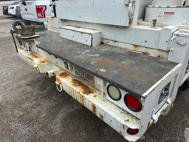 2007-ford-f550-image-17
