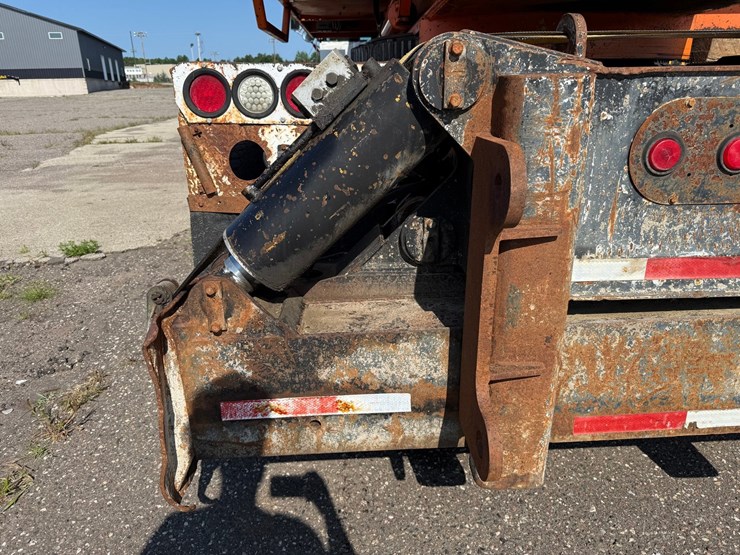 #2470-•-2002-tor-truck-dr-4280-crane-truck-image-38