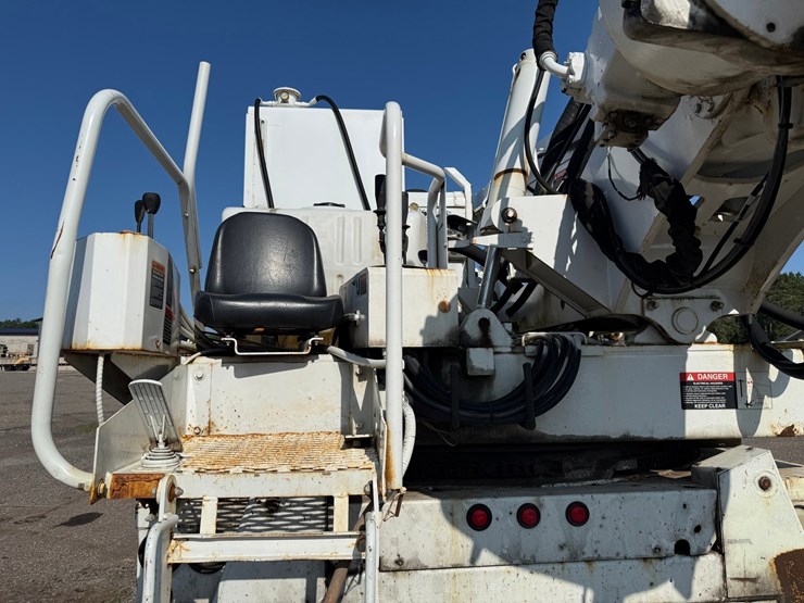 2003-freightliner-fl80-image-60