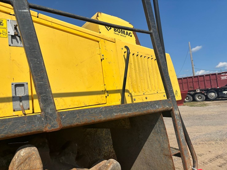2015-bomag-bc572-1172-image-16