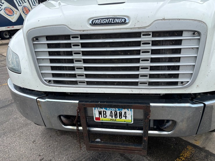 #2297-•-2017-freightliner-m2-single-axle-day-cab-truck-tractor-image-17