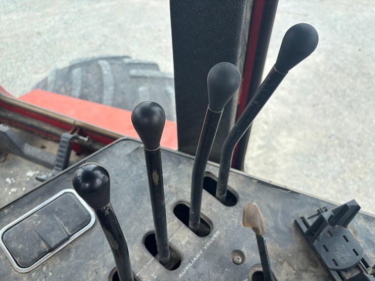 1983-massey-ferguson-4900-image-55