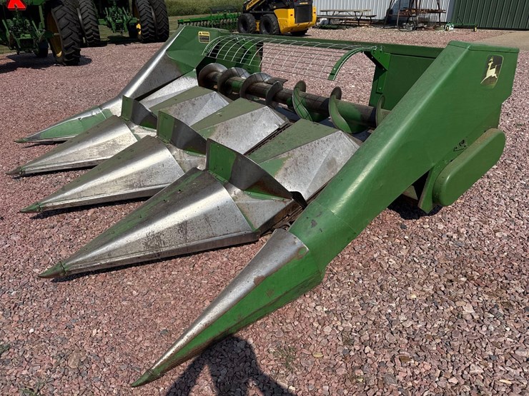 john-deere-444-image-1