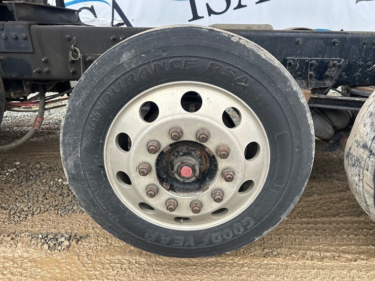 #61413-•-2013-mack-gu713-quad-axle-dump-truck-image-85