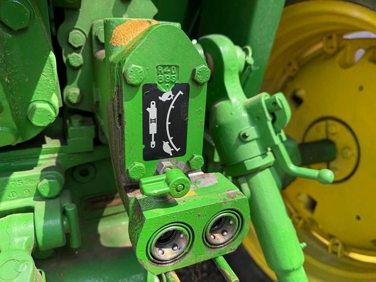john-deere-3020-image-16