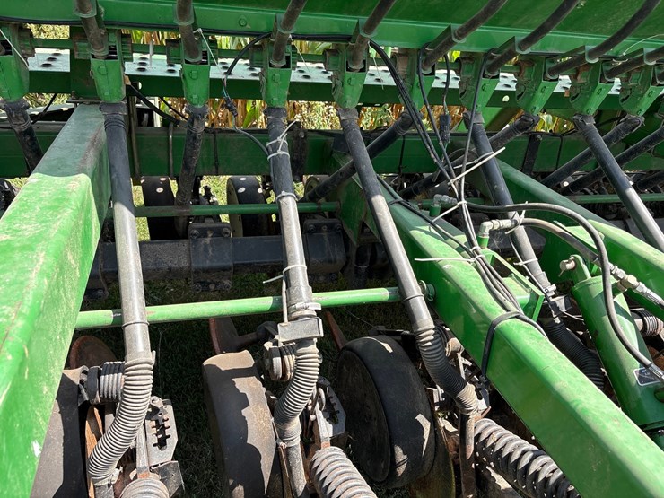 john-deere-1590-image-32
