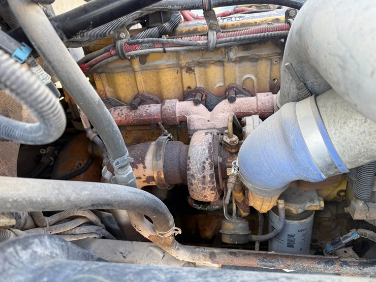 2003-freightliner-fl80-image-26