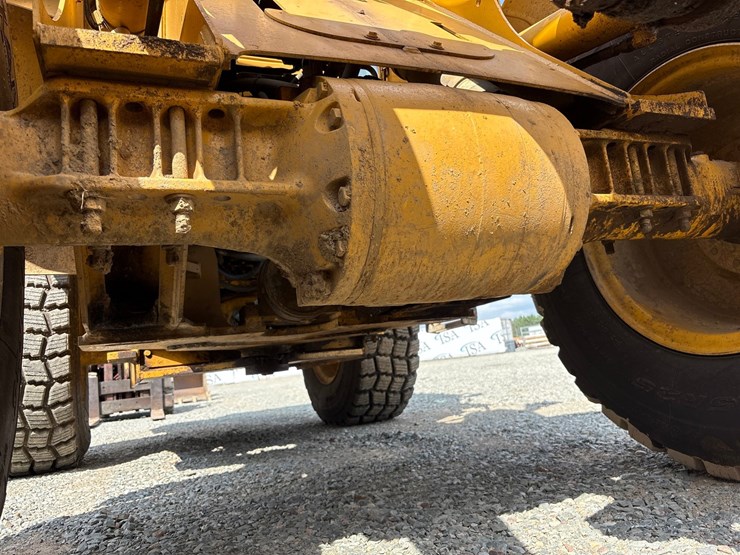 deere-444h-image-61