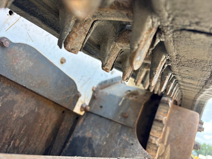 2016-bobcat-t630-image-64