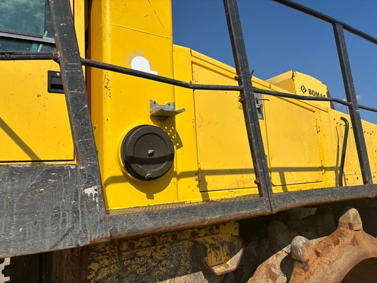 2015-bomag-bc572-1172-image-14